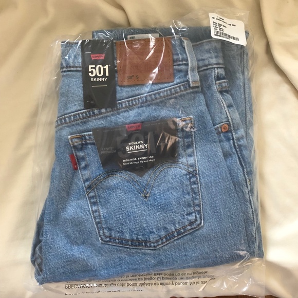 Last One NWT Levis High Waisted Skinny Jeans - Picture 8 of 8